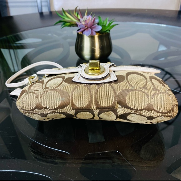 Coach Legacy Signature Flap Gigi Wristlet Bag Y2K 90s - Picture 5 of 7